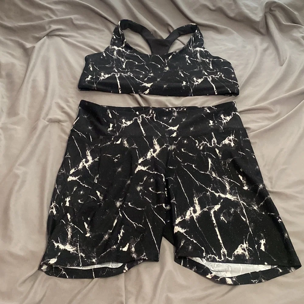 Matching set - Picture 2 of 3